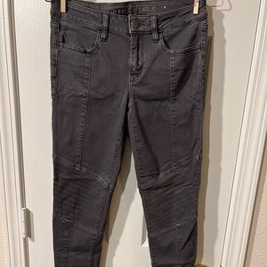 American Eagle Gray Jeggings with zippers at ankles and detailed stitching